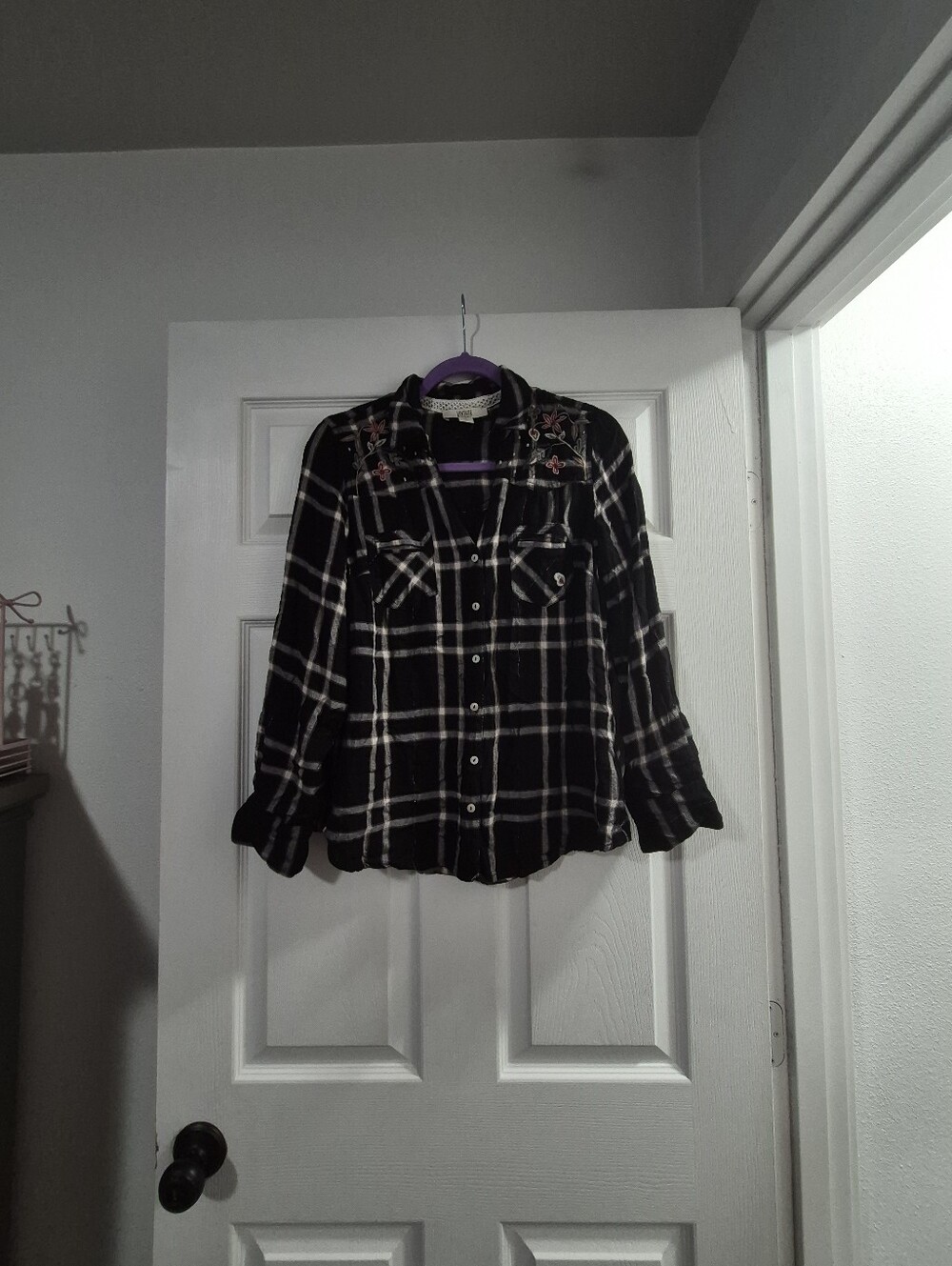 Vintage America Black & White Plaid Shirt Jacket with Floral Embroidery